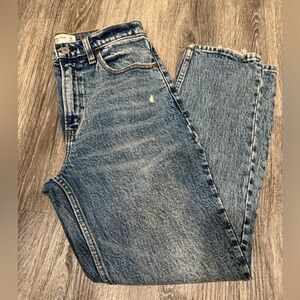 Abercrombie & Fitch High Rise Mom Jean, 26